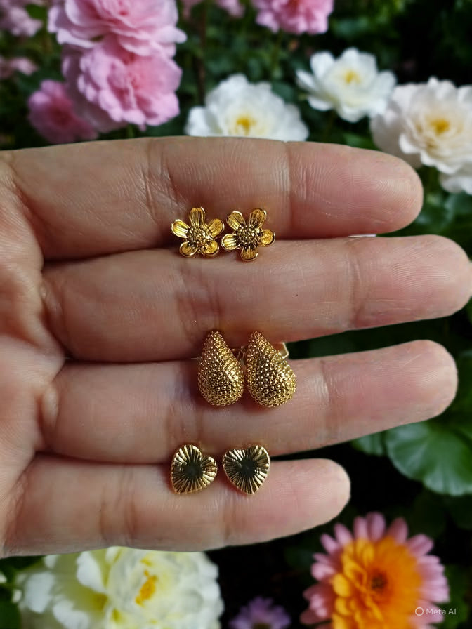 Sari gold plated Stud earrings