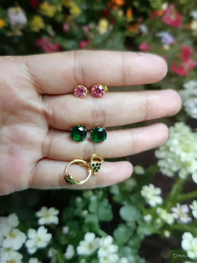 Sari gold plated Stud earrings